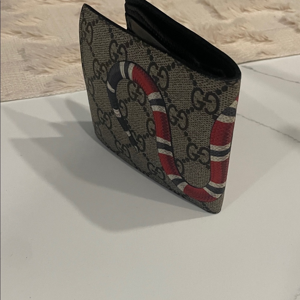 Gucci Tan Wallet Red And Blue Snake Design - Picture 8 of 8